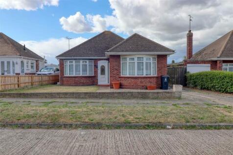 East Clacton CO15 2 bed bungalow for sale