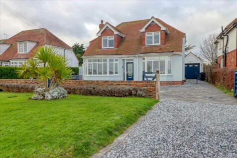 Holland on Sea CO15 3 bed detached house for sale