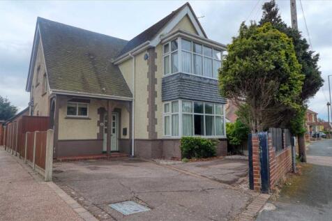 Holland on Sea CO15 4 bed detached house for sale