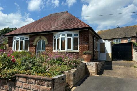 2 bedroom detached bungalow for sale