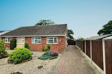 2 bedroom semi-detached bungalow for sale