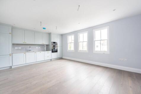 Goldhawk Road, Shepherd's Bush... 2 bed flat for sale