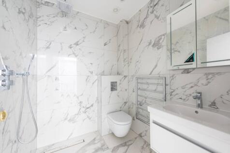 Goldhawk Road, Shepherd's Bush... 2 bed flat for sale