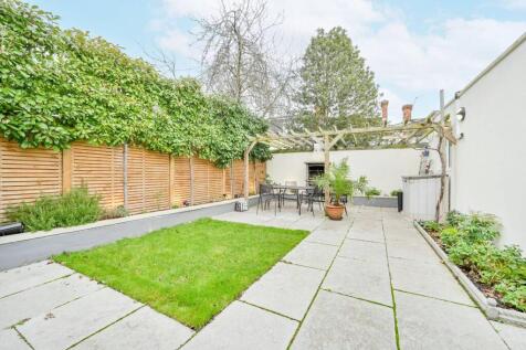 First Avenue, East Acton, London, W3 4 bed semi