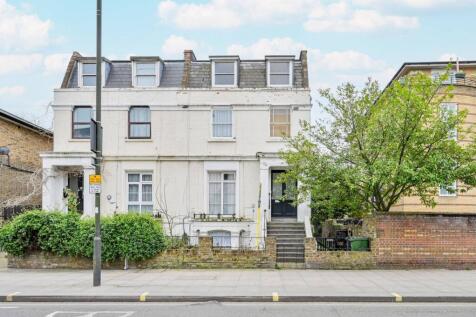 Goldhawk Road, Shepherd's Bush... 3 bed flat for sale
