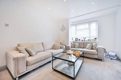 Mackenzie Close, White City, London, W12 3 bed flat for sale