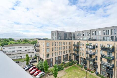 Trinity Way, East Acton, London, W3 2 bed flat for sale