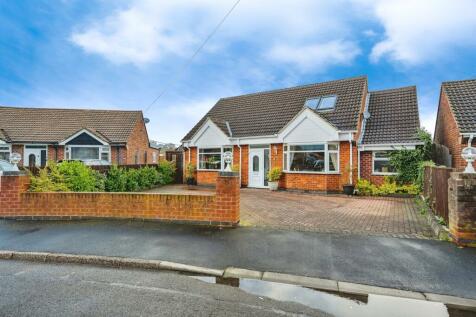 5 bedroom detached bungalow for sale