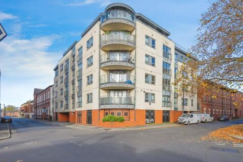 2 bedroom flat for sale