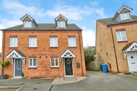 3 bedroom semi-detached house for sale