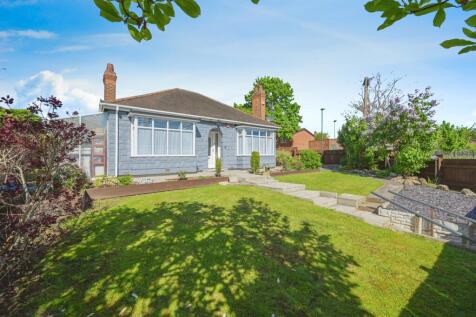 2 bedroom detached bungalow for sale