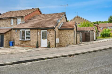 2 bedroom terraced bungalow for sale