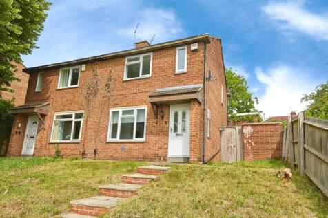 2 bedroom semi-detached house for sale