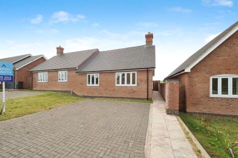 2 bedroom semi-detached bungalow for sale