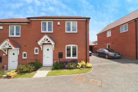 3 bedroom semi-detached house for sale