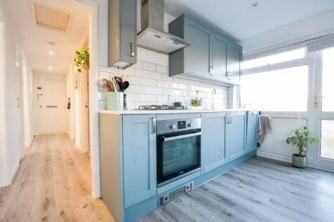 Westhill Court, 20 Ratton Road... 2 bed apartment for sale