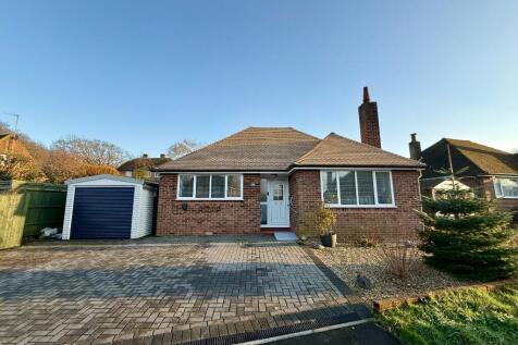 2 bedroom detached bungalow for sale