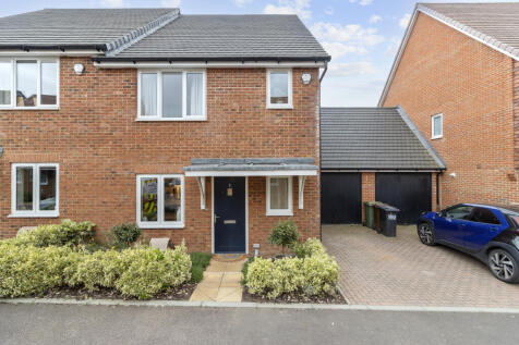 Spring Close, Horam, Heathfield, TN21 3 bed semi