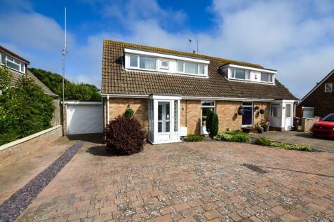 Levett Road, Polegate, East Sussex, BN26 2 bed semi