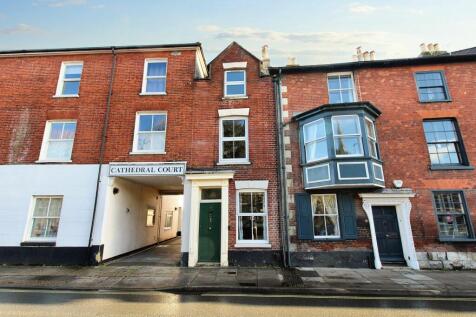 3 bedroom terraced house for sale