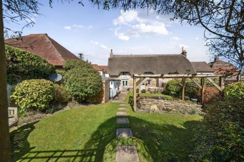 2 bedroom semi-detached house for sale