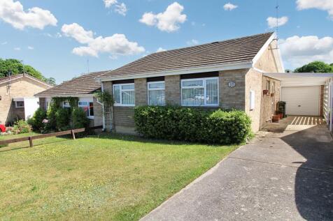 3 bedroom semi-detached bungalow for sale