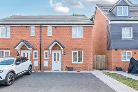 3 bedroom semi-detached house for sale