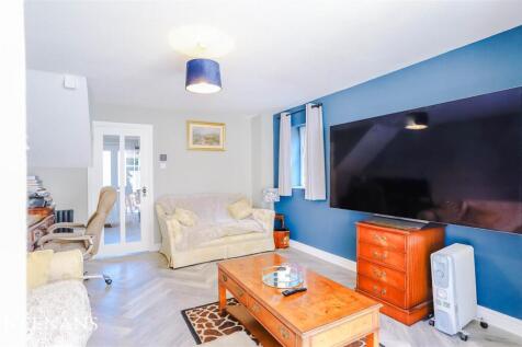 2 bedroom end of terrace house for sale