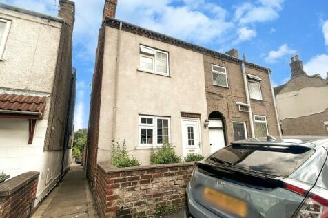 2 bedroom semi-detached house for sale