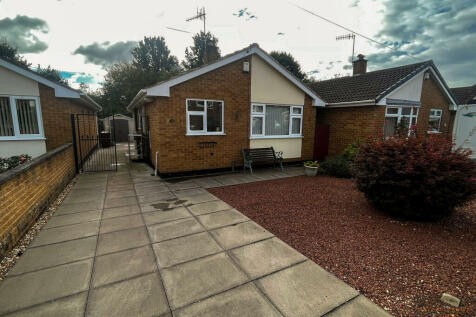 2 bedroom detached bungalow for sale