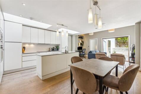 Webb's Road, SW11 2 bed apartment for sale