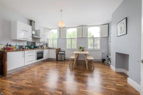 St. John's Hill, SW11 1 bed apartment for sale