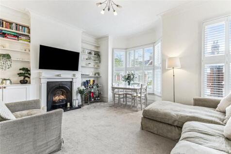 Marney Road, SW11 3 bed apartment for sale