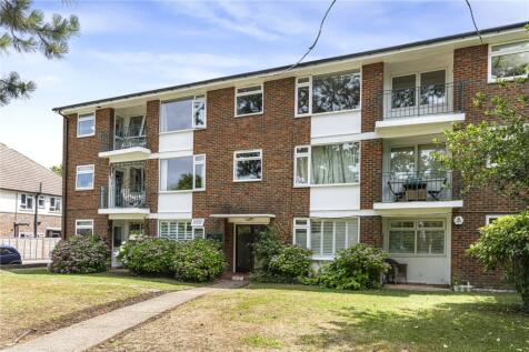 8 Westgate Road, Beckenham, BR3 3 bed apartment for sale