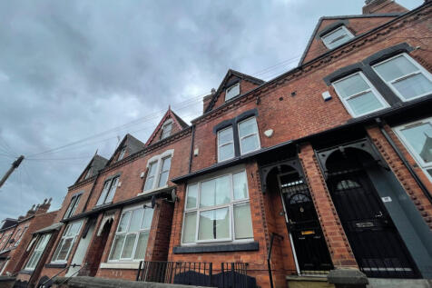6 bedroom terraced house for sale