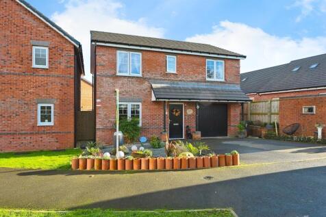 4 bedroom detached house for sale