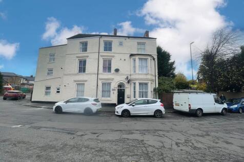 1 bedroom ground floor flat for sale