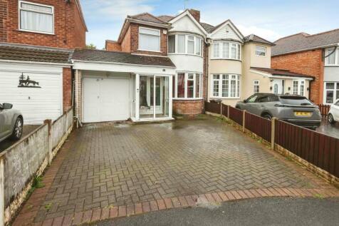 3 bedroom semi-detached house for sale