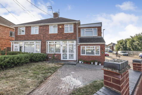 5 bedroom semi-detached house for sale