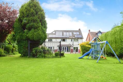 6 bedroom detached house for sale