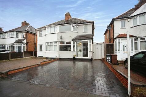 3 bedroom semi-detached house for sale