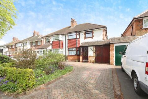 4 bedroom semi-detached house for sale