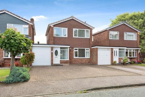 3 bedroom link detached house for sale