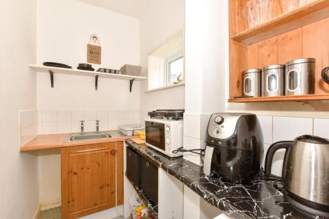 1 bedroom ground floor flat for sale