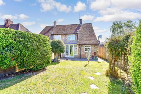 2 bedroom semi-detached house for sale