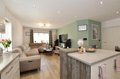 Linden House, Epping CM16 2 bed flat for sale