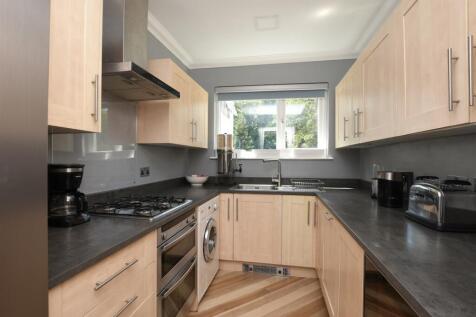 2 bedroom maisonette for sale