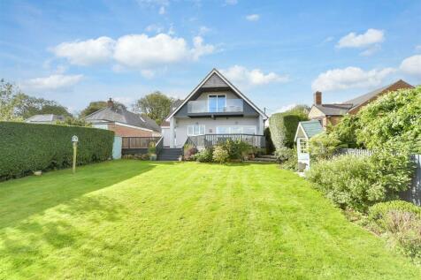 6 bedroom detached house for sale