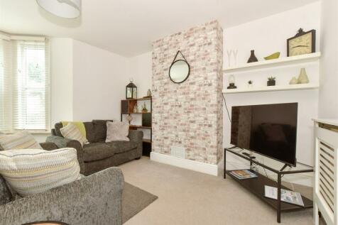 2 bedroom ground floor flat for sale