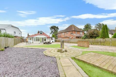 4 bedroom detached bungalow for sale